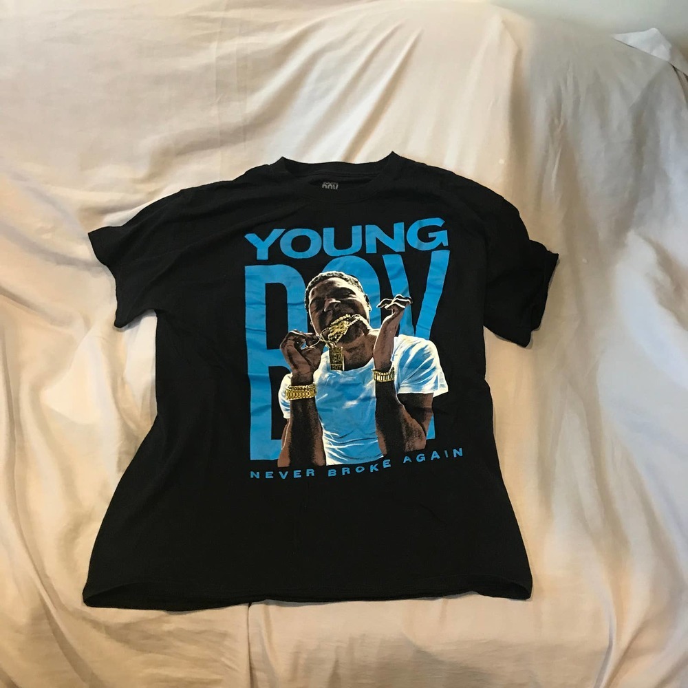 Young Boy Black Concert T-Shirt, Men's L